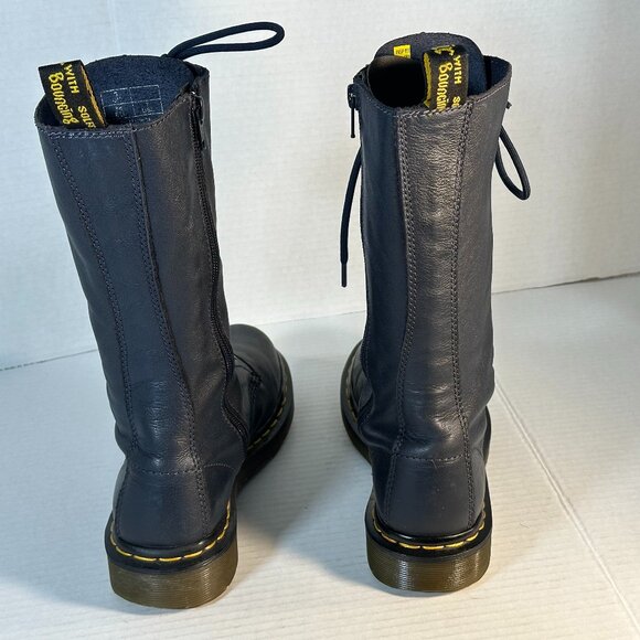 Ladies Size 7 Dr Martens tall boots - Picture 6 of 16